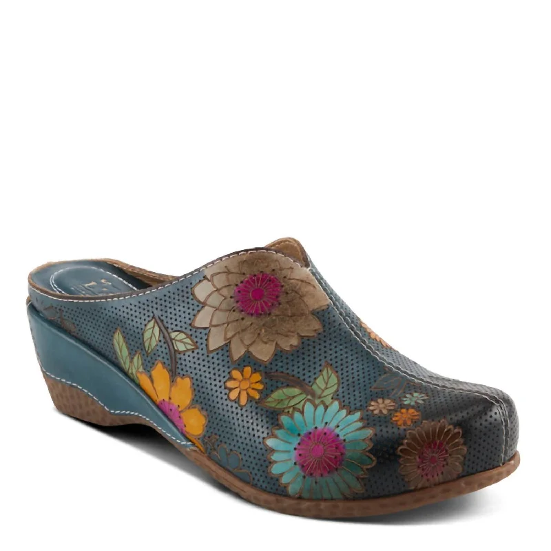 Women's Chienti Clogs In Navy Multi