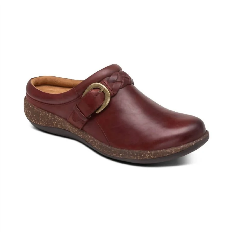 Women's Libby Clog In Burgundy